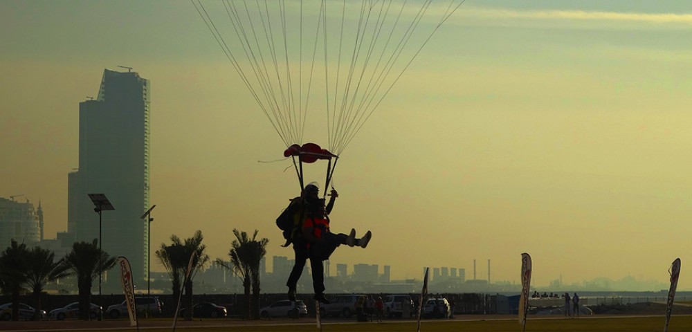 Thrilling Activities Tour Dubai Parasailing