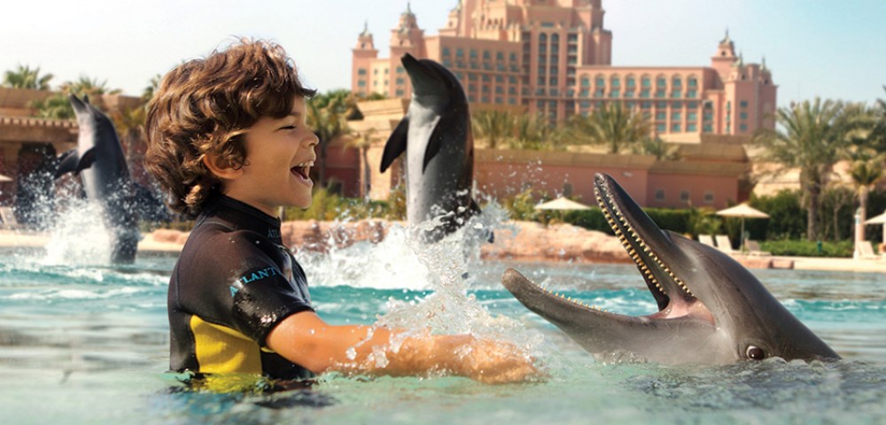 Group of people at Dubai Dolphin Encounter at Atlantis