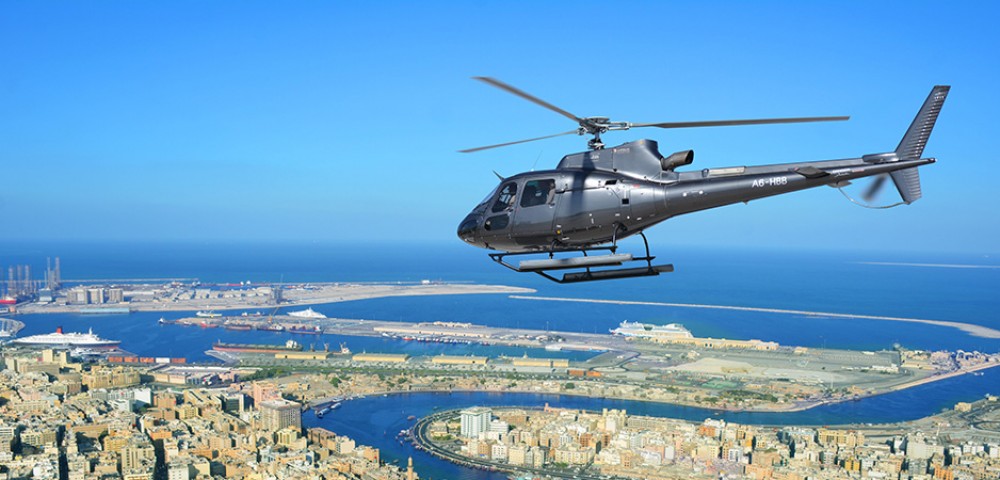 Dubai Helicopter Sightseeing City Tour and Burj Khalifa standing out from the rest