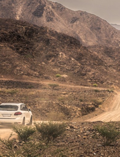 Safari Tours Hatta 4*4 vehicle around Mountains 