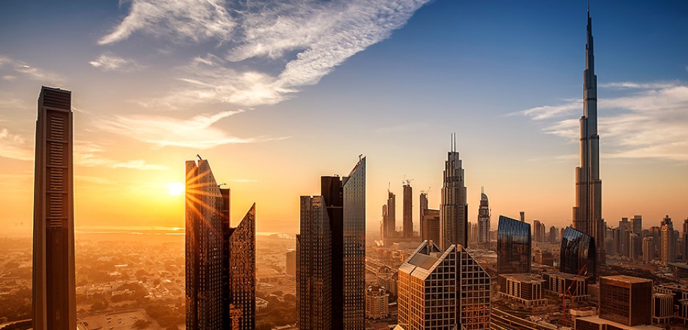 Dubai Sightseeing City Tour Combo Burj Khalifa with blue sky background and Dubai Frame